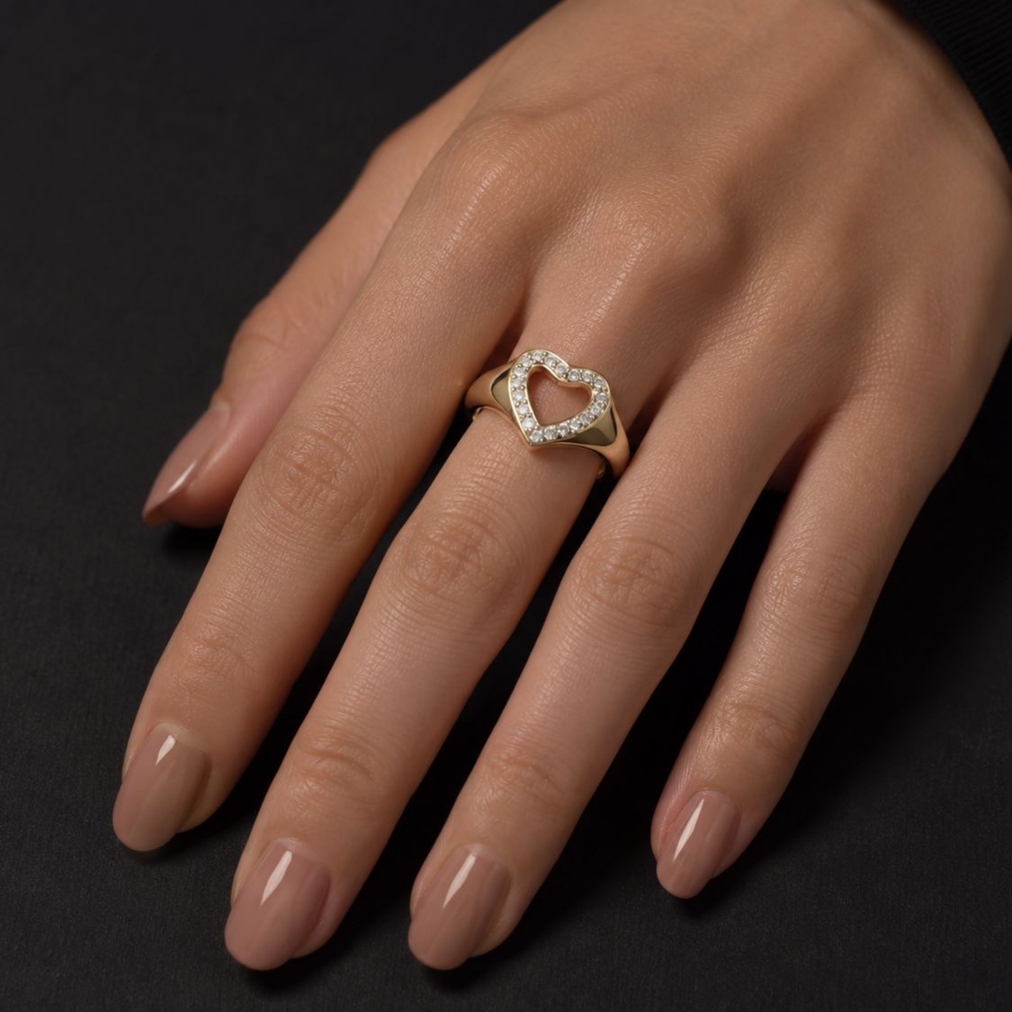 The Halo Heart Signet Ring | Velmé