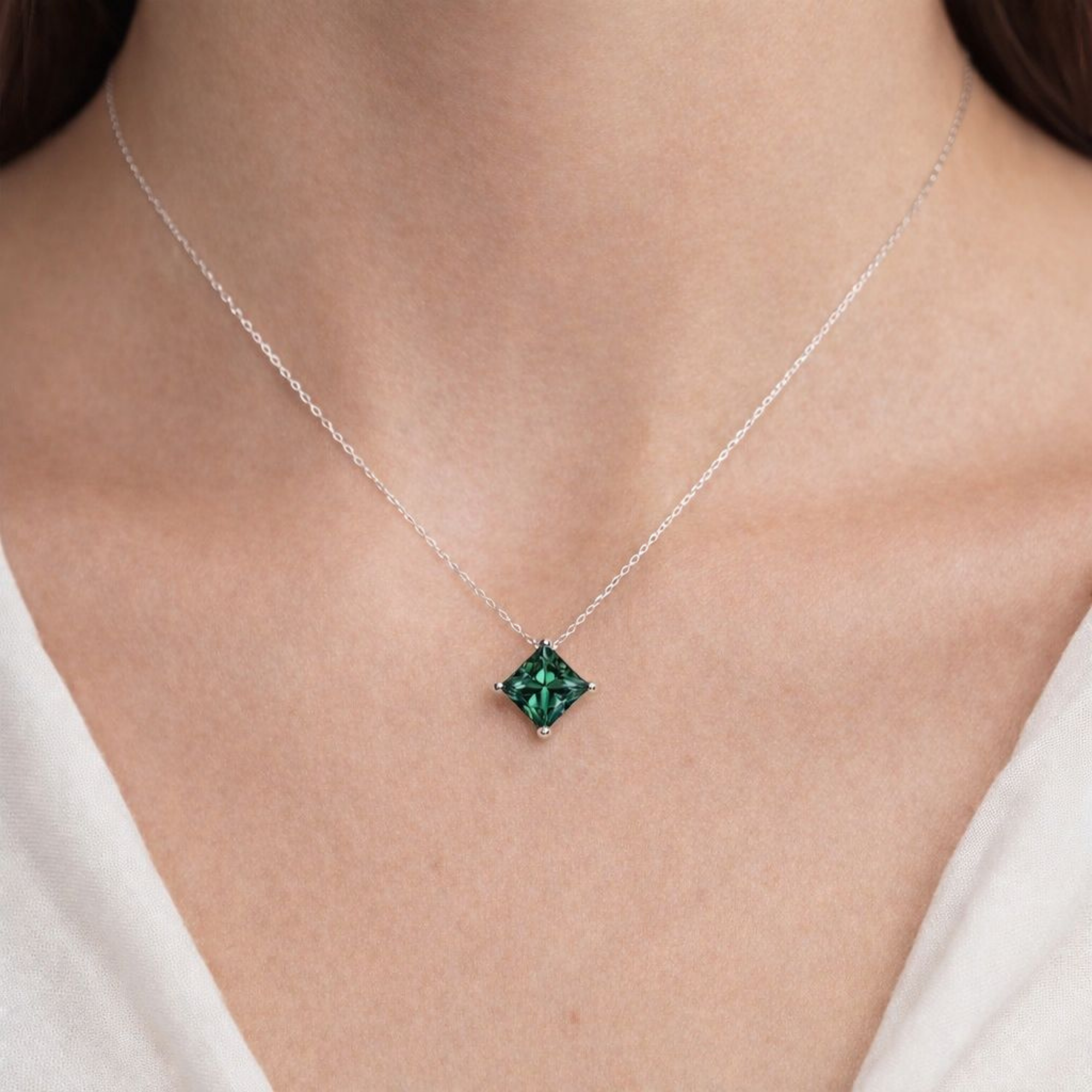Green Bold Princess Solitaire 925 Silver Necklace | Velmé